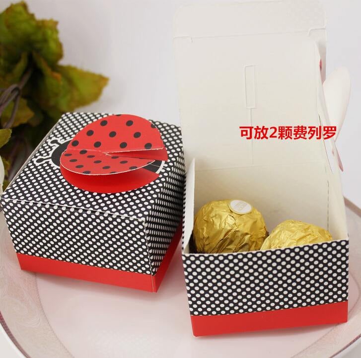 50-100pcs Cartoon Cute Ladybug Pattern Beetle Wedding Favors Candy Box Baby Shower Birthday Special Day Decor Gift Box Sweet Love