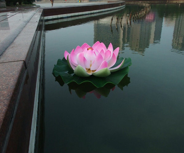 Big Size Water Lily Diam.40cm/60cm Artificial PE Foam Lotus Flowers Simulation Water Lily Floating Pool Plants Wedding Garden Decoration