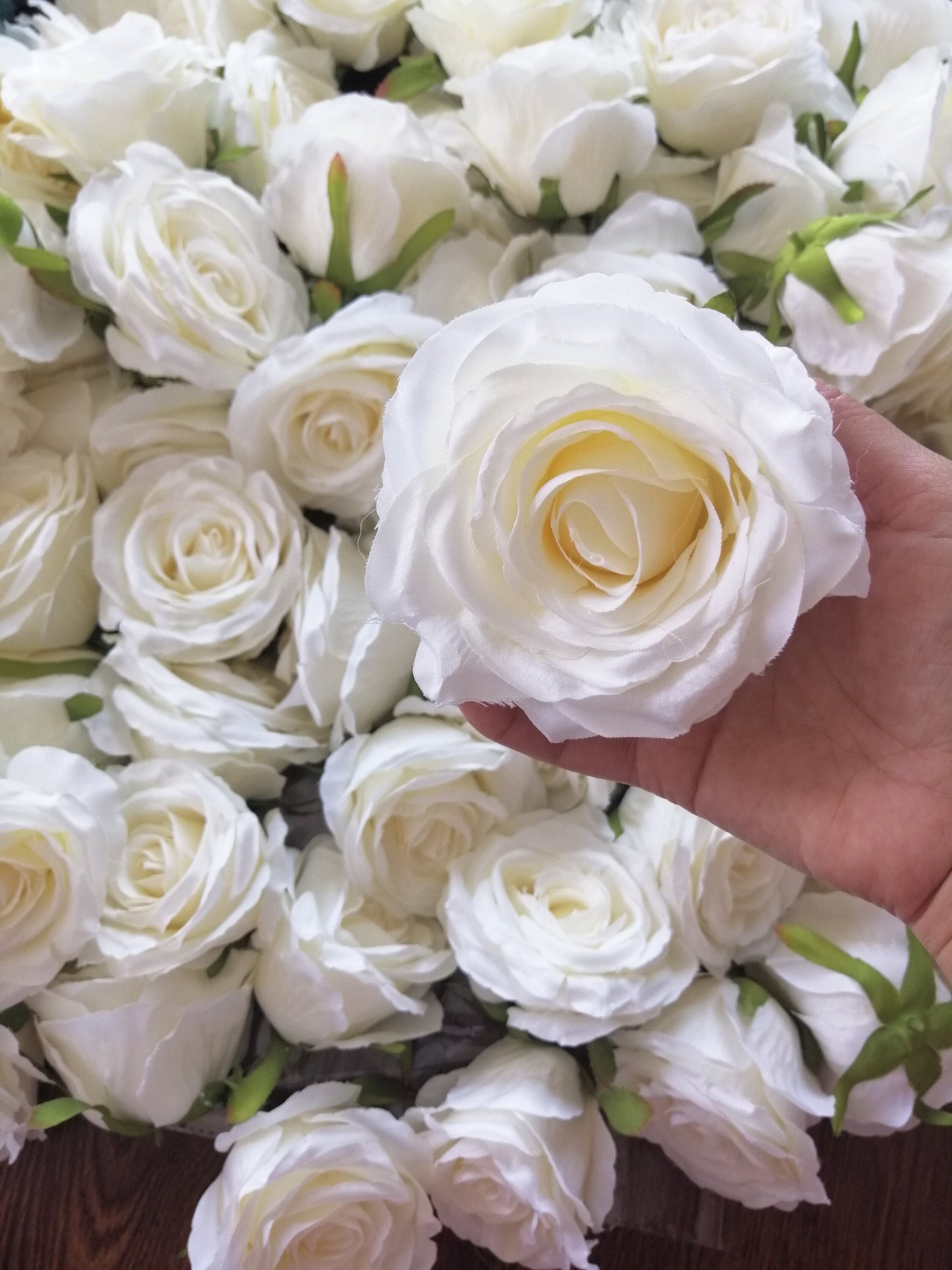 Wholesale Wedding Flowers 30 Heads Artificial Simulation Silk Rose Camellia Wedding Party DIY Background Decoration Flower Head
