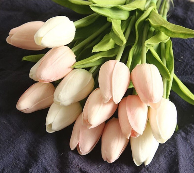 10 PCS Soft Feel Hand Artifical Mini Tulip PU Foam Wedding Flowers Faux Tulips for Home Decorations Floral Arrangement