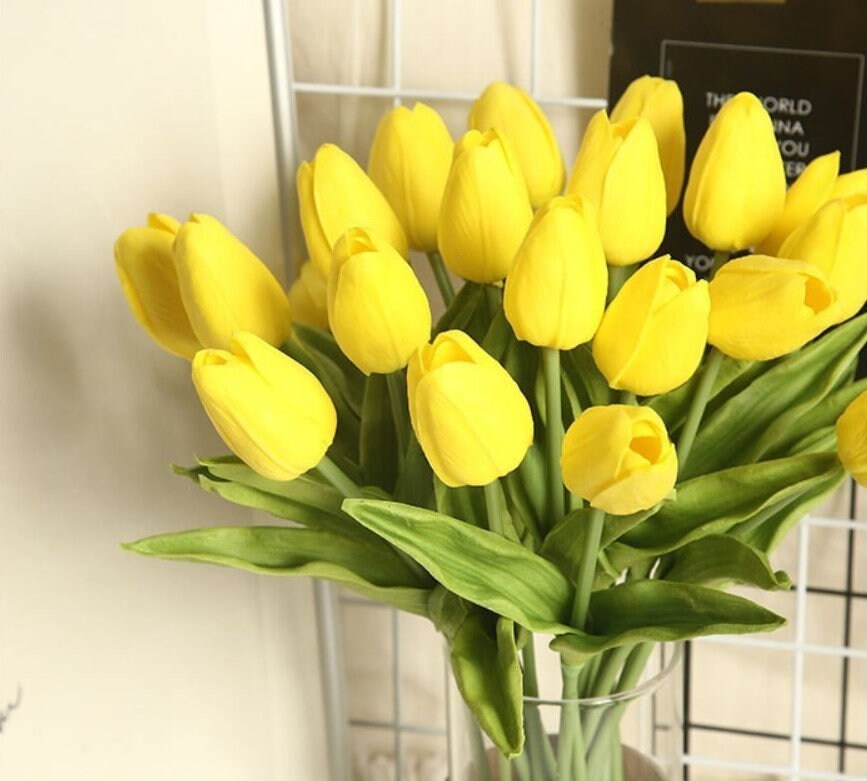 10 PCS Soft Feel Hand Artifical Mini Tulip PU Foam Wedding Flowers Faux Tulips for Home Decorations Floral Arrangement