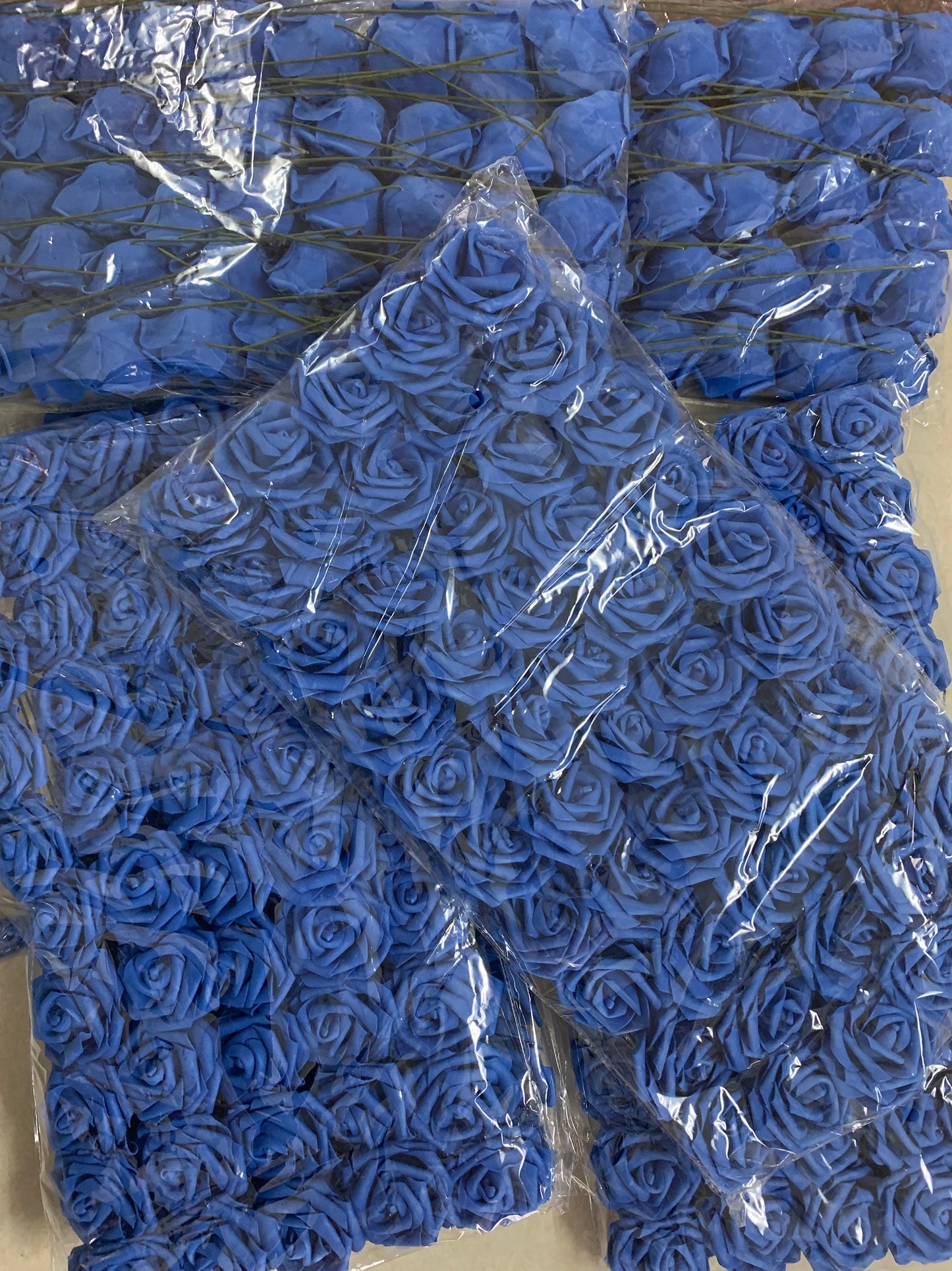 100 Stück königsblaue Hochzeitsblumen PE-Schaum-Rosen für Brautstrauß, Hochzeits-Mittelstück, Dekoration, floral, Durchmesser 7–8 cm