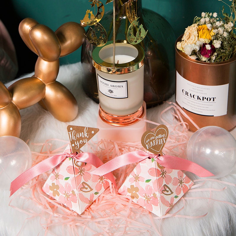 50pcs Cherry Blossom Sakura Boxes Wedding Party Bride Shower Baby Shower Candy Boxes Japanese style Pyramid Favor box