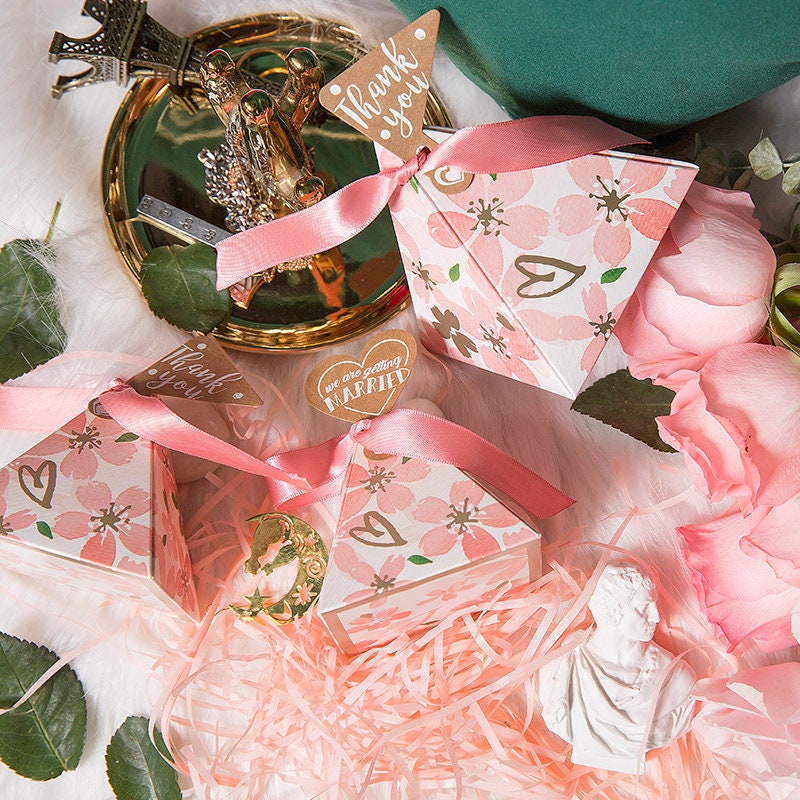50pcs Cherry Blossom Sakura Boxes Wedding Party Bride Shower Baby Shower Candy Boxes Japanese style Pyramid Favor box