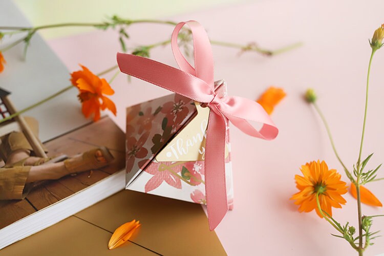 New Pink Cherry Blossom Sakura Boxes Wedding Party Bride Shower Baby Shower Candy Boxes Japanese style Pyramid Favor box 50pcs