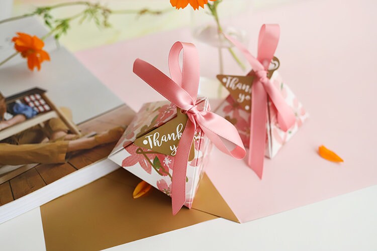 New Pink Cherry Blossom Sakura Boxes Wedding Party Bride Shower Baby Shower Candy Boxes Japanese style Pyramid Favor box 50pcs