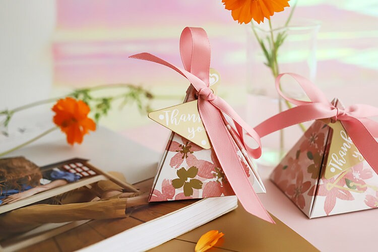 New Pink Cherry Blossom Sakura Boxes Wedding Party Bride Shower Baby Shower Candy Boxes Japanese style Pyramid Favor box 50pcs