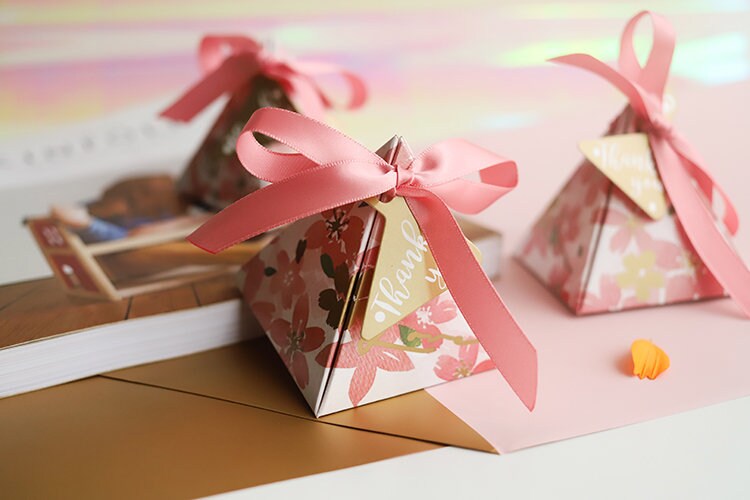 New Pink Cherry Blossom Sakura Boxes Wedding Party Bride Shower Baby Shower Candy Boxes Japanese style Pyramid Favor box 50pcs