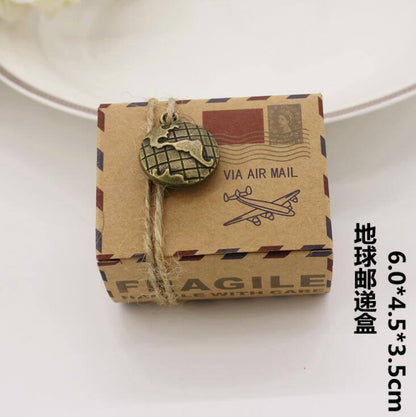 100pcs Kraft Paper Pendant Air Mail Plane Envelope Wedding Party Favor Box Candy Box Baby Shower Sweet Box Birthday Party Box