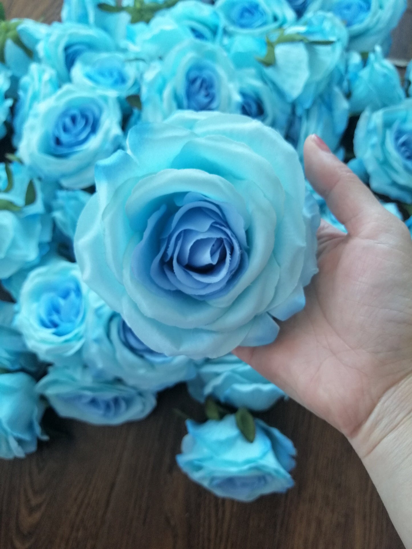 Wholesale Blue Wedding Flowers 30 Heads Artificial Simulation Silk Rose Camellia Wedding Party DIY Background Decoration Flower Head