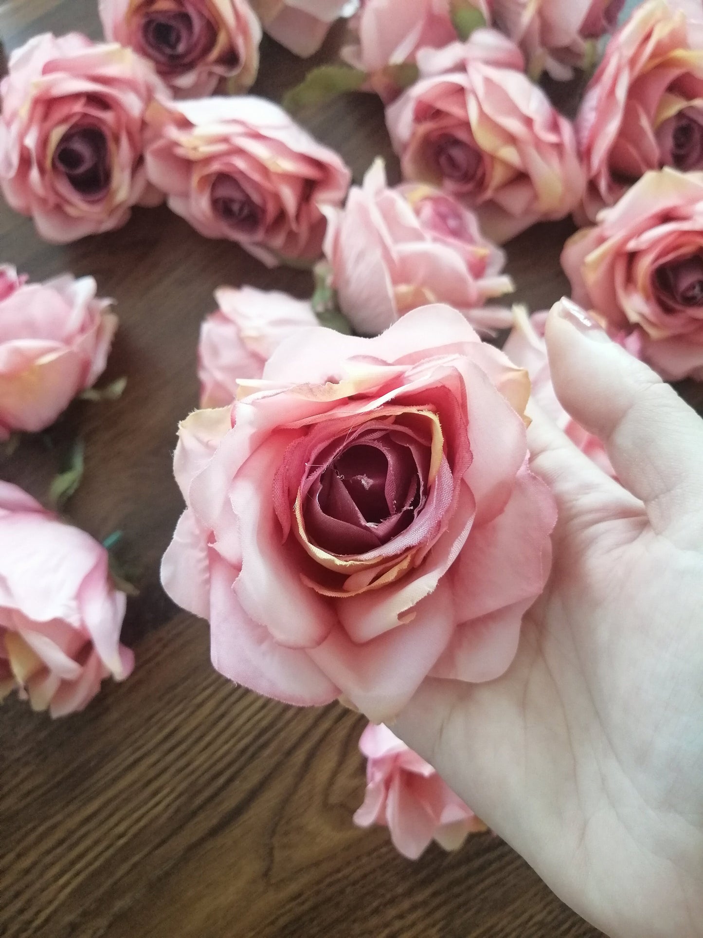 30 Heads Artifical Simulation Silk Rose Autumn Camellia Diam.8cm  For Wedding Arrangement Supplies Party Home Decoration