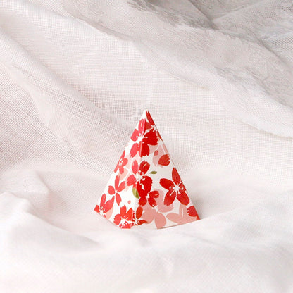 50pcs Cherry Blossom Sakura Boxes Wedding Party Bride Shower Baby Shower Candy Boxes Japanese style Pyramid Favor box 6x6x8.5cm